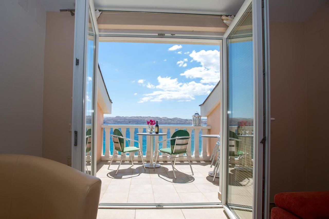 Ferienhaus Elena Karlobag Exteriör bild